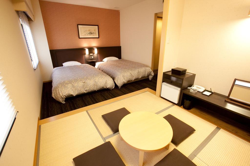 Toyama Manten Hotel Room photo